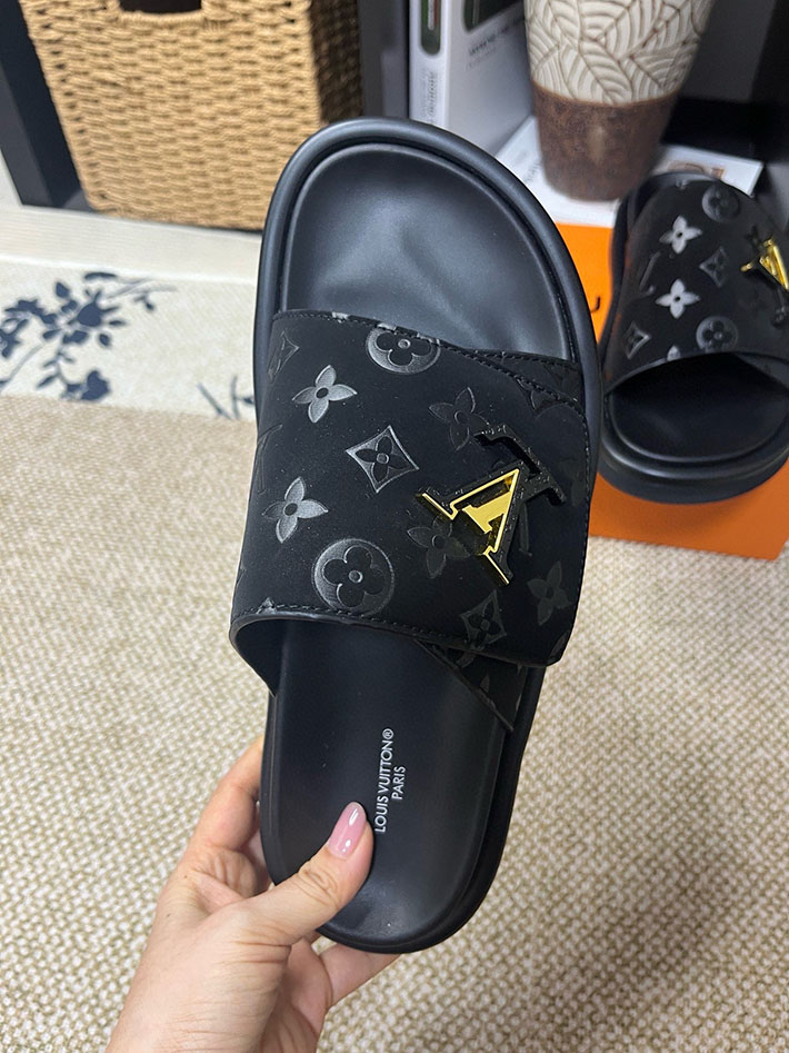 メンズ・レディース兼用 ルイヴィトン LV ウォーター フロント ライン サンダル モノグラム 2629052 ルイヴィトン 靴 黒 - 画像 (5)