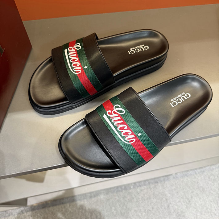 グッチ サンダル 黒