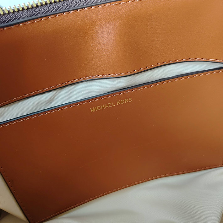 最高級マイケルコーススーパーコピー NOLITA トップジップ コンバーチブル ショルダー ミディアム ブラウン/エイコーン 2629196 マイケル コース バッグ 公式 - 画像 (4)