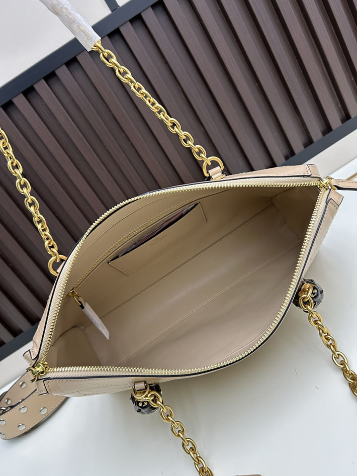 ヴァレンティノ バッグ 人気 VALENTINO ガラヴァーニ パンテア シェブロンパターン ナッパレザー ベージュ 2629205 ヴァレンティノ トートバッグ - 画像 (3)