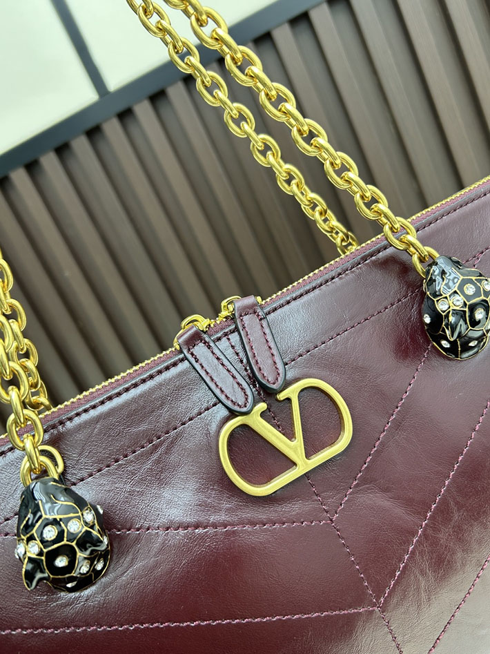 ヴァレンティノ バッグ 人気 VALENTINO ガラヴァーニ パンテア シェブロンパターン ナッパレザー ボルドー 2629206 ヴァレンティノ バッグ アウトレット - 画像 (6)
