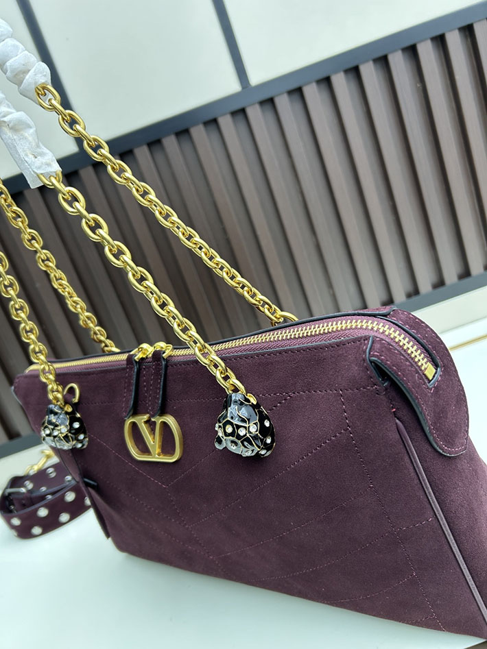 ヴァレンティノ バッグ 人気 VALENTINO ガラヴァーニ パンテア シェブロンパターン ナッパレザー ボルドー 2629209 ヴァレンティノ バッグ 昔 - 画像 (5)