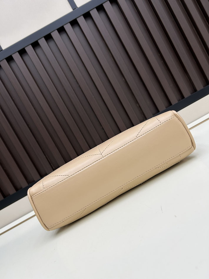 ヴァレンティノ バッグ 人気 VALENTINO ガラヴァーニ パンテア シェブロンパターン スモール ベージュ 2629213 ヴァレンティノ バッグ アウトレット - 画像 (4)