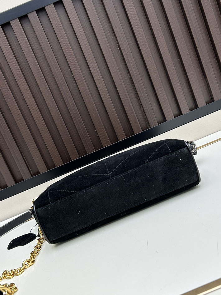 ヴァレンティノ バッグ 人気 VALENTINO ガラヴァーニ パンテア シェブロンパターン スモール ブラック 2629219 ヴァレンティノ ショルダーバッグ 黒 - 画像 (4)