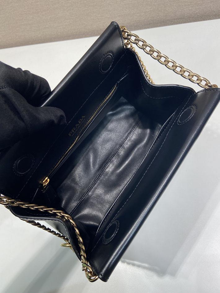 プラダ バッグ レディース PRADA アンシェネ レザー ミニバッグ ショルダーバッグ ブラック 1BC263_2HIA_F0002 プラダ バッグ 新作 - 画像 (4)