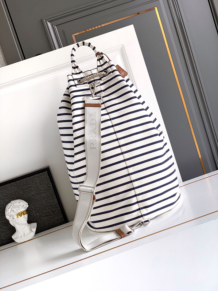 プラダ バッグ レディース PRADA リネンブレンド ドローストリング ダッフルバッグ ホワイト 2VY011_2HJN_F0C56_V_OOO プラダ バッグ ナイロン - 画像 (8)