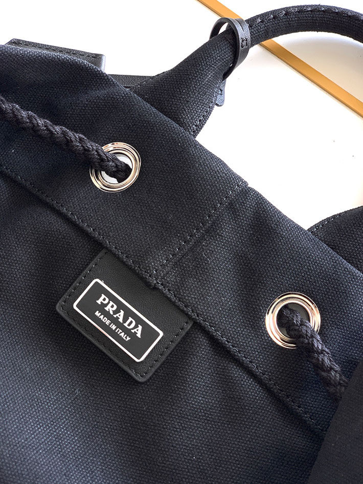 プラダ バッグ レディース PRADA リネンブレンド ドローストリング ダッフルバッグ ブラック 2VY011_2CX9_F0002 プラダ ボストンバッグ アウトレット - 画像 (2)