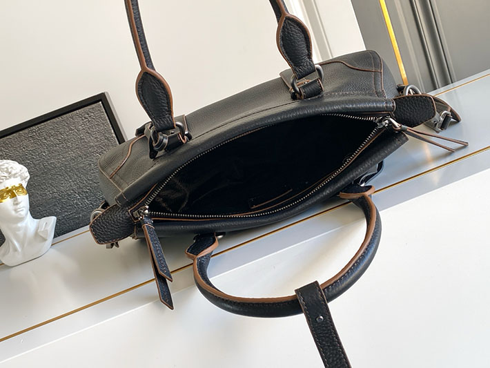 プラダ バッグ レディース PRADA ロゴ ラージ レザー トートバッグ ブラック 1BG604_2HIK_F0002_V_OOO プラダ トートバッグ 人気 - 画像 (3)