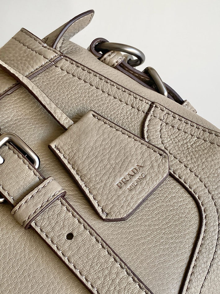 プラダ バッグ レディース PRADA ロゴ ラージ レザー トートバッグ クレイグレー 1BG604_2HIK_F0572_V_OOO プラダ トートバッグ レディース - 画像 (5)