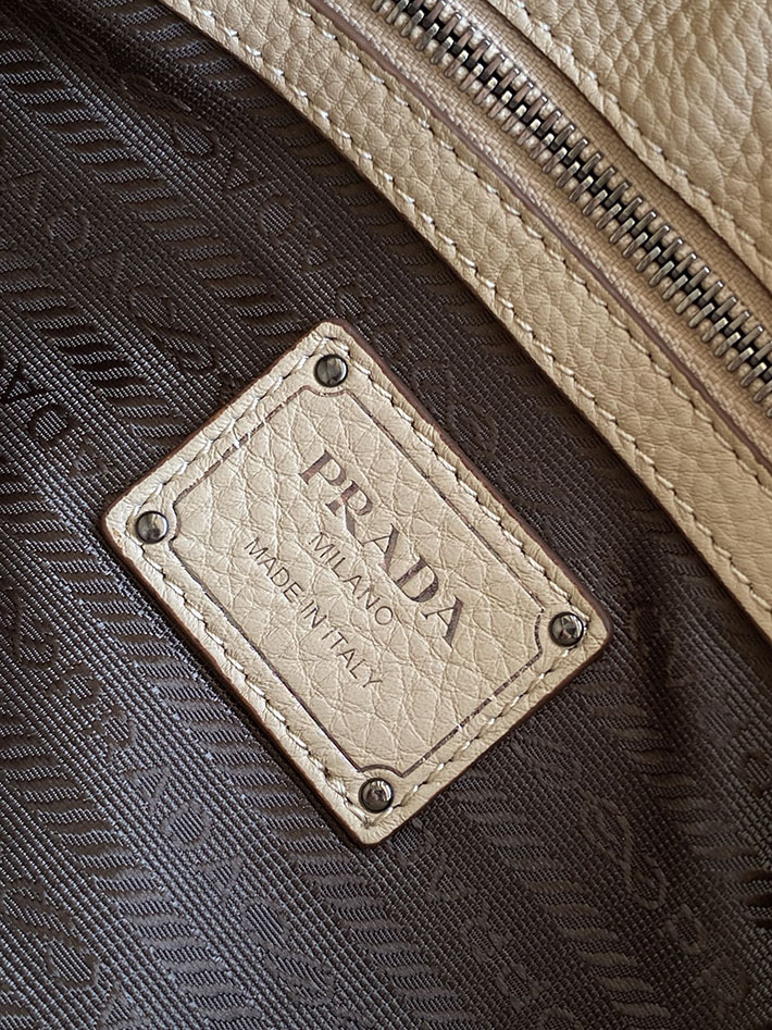 プラダ バッグ レディース PRADA ロゴ ラージ レザー トートバッグ サンドベージュ 1BG604_2HIK_F0036_V_OOO プラダ トートバッグ アウトレット - 画像 (2)