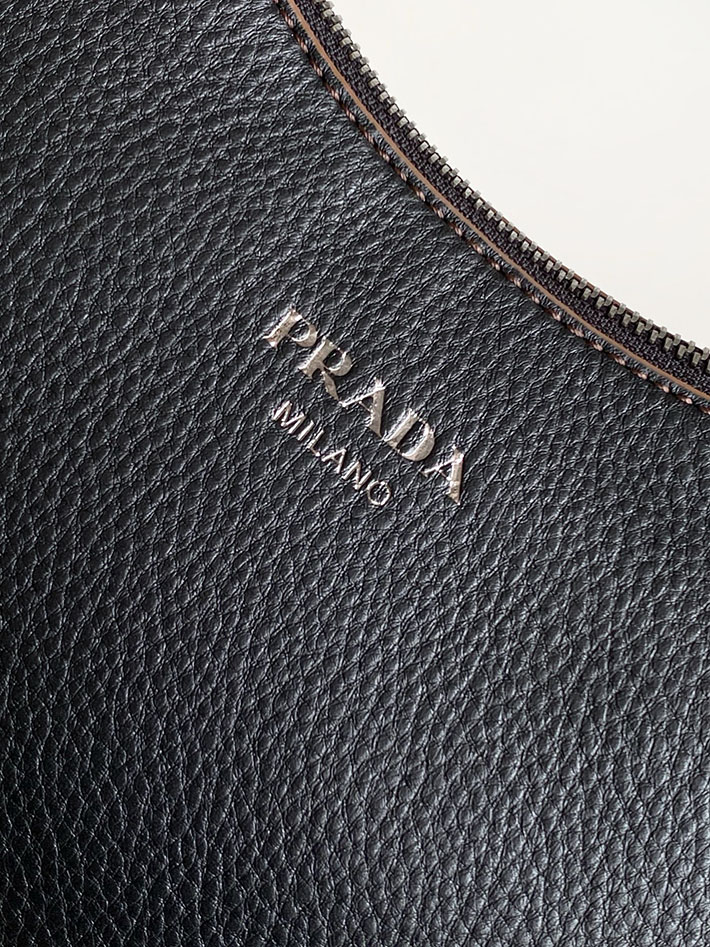 プラダ バッグ レディース PRADA ロゴ エメ ラージ レザー ショルダーバッグ ブラック 1BC280_2HIK_F0002_V_OOO プラダ ショルダーバッグ 人気 - 画像 (6)