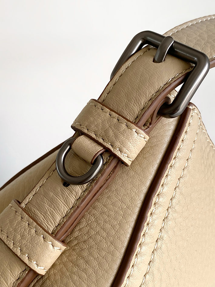 プラダ バッグ レディース PRADA ロゴ エメ ラージ レザー ショルダーバッグ サンドベージュ 1BC280_2HIK_F0036_V_OOO プラダ バッグ 斜 めがけ - 画像 (5)