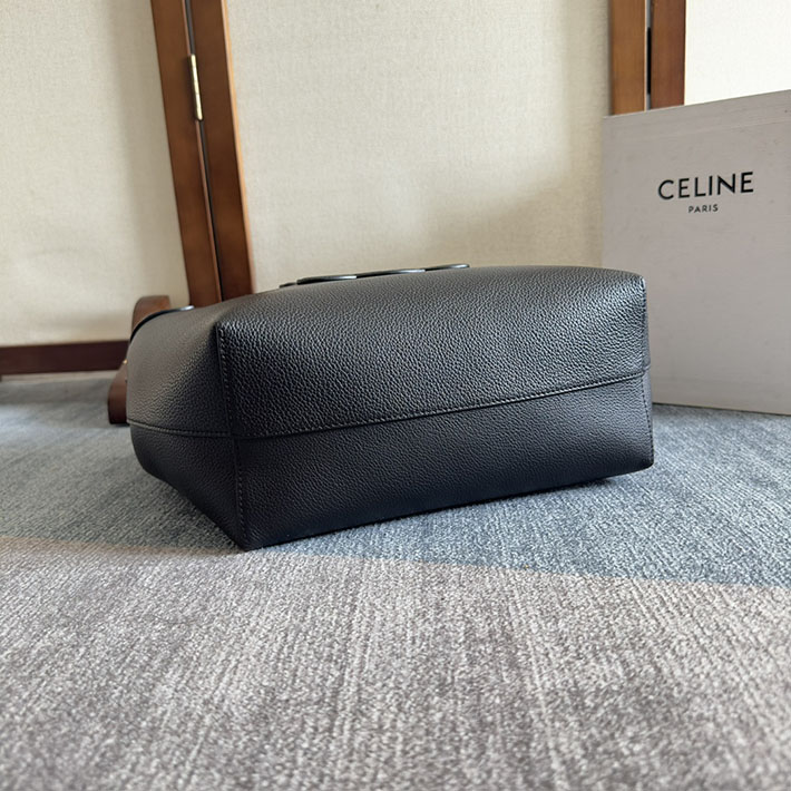 最高級セリーヌスーパーコピー CELINE スモール カバ アナイス キュイル トリオンフ ブラック 121753ENY.38NO セリーヌ トートバッグ 新作 - 画像 (6)