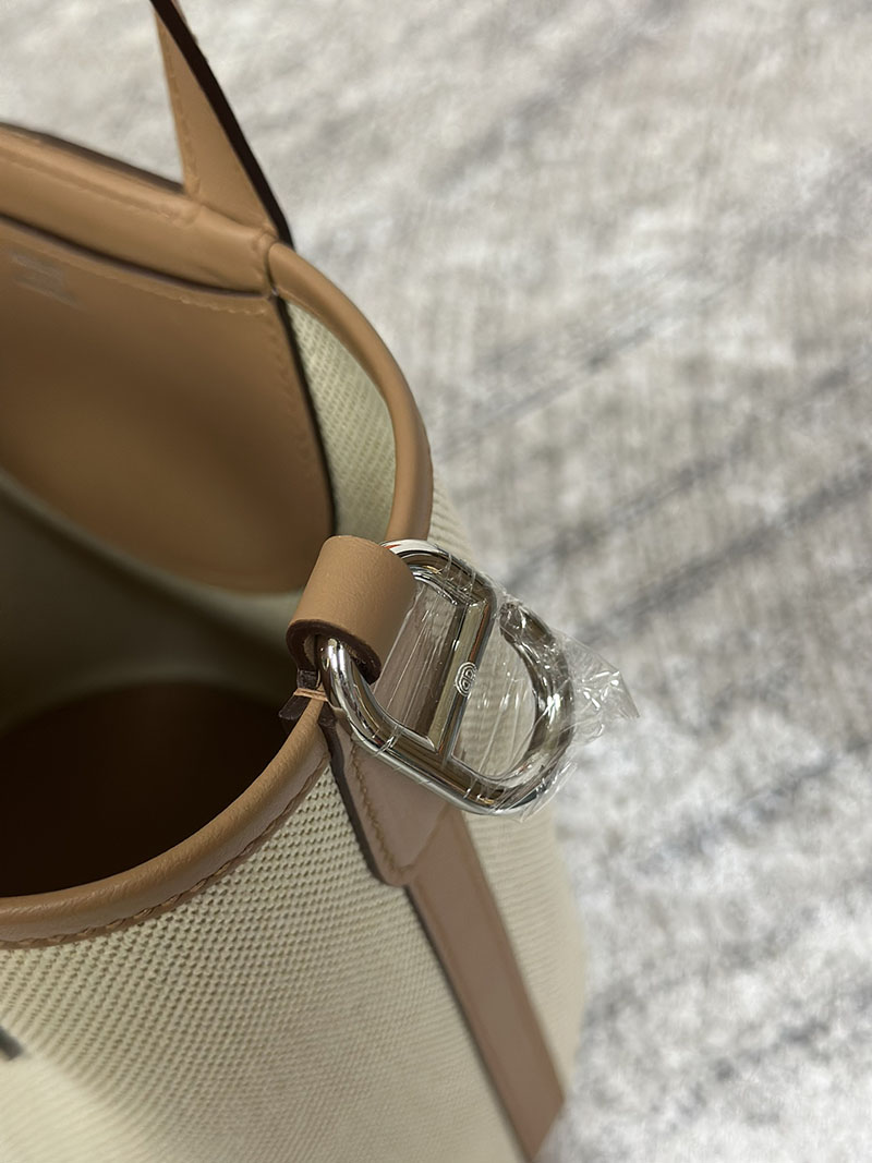 エルメス ハンドバッグ イン・ザ・ループ ベージュドゥワイマール トワルアッシュ/スイフト シルバー金具 2630335 エルメス バケットバッグ - 画像 (4)