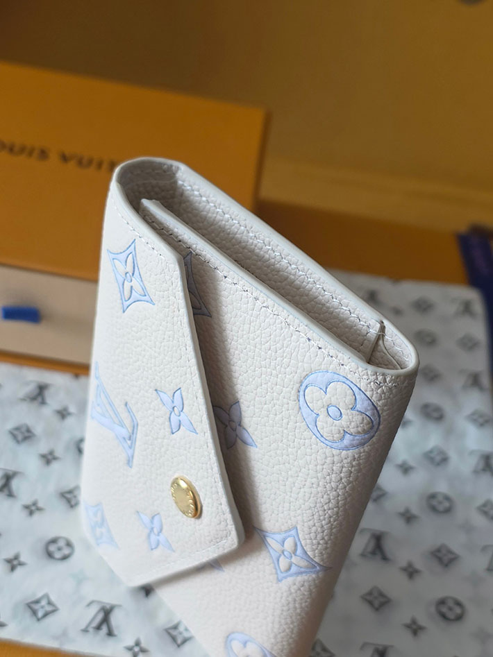 ルイヴィトン販売店舗 財布 レディース LV ポルトフォイユ・ヴィクトリーヌ モノグラム・ミルキーホワイト、ブルー 2629343 ヴィトン ミニ財布 人気 - 画像 (10)