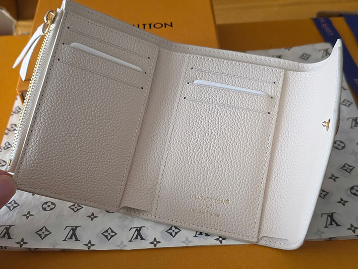 ルイヴィトン販売店舗 財布 レディース LV ポルトフォイユ・ヴィクトリーヌ モノグラム・ミルキーホワイト、ブルー 2629343 ヴィトン ミニ財布 人気 - 画像 (8)