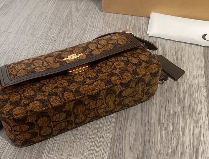 最高級コーチスーパーコピー COACH エッタ スモール フラップ ショルダー バッグ・シグネチャー シェニール トリュフ CCV65 IMA7U コーチ バッグ アウトレット - 画像 (4)