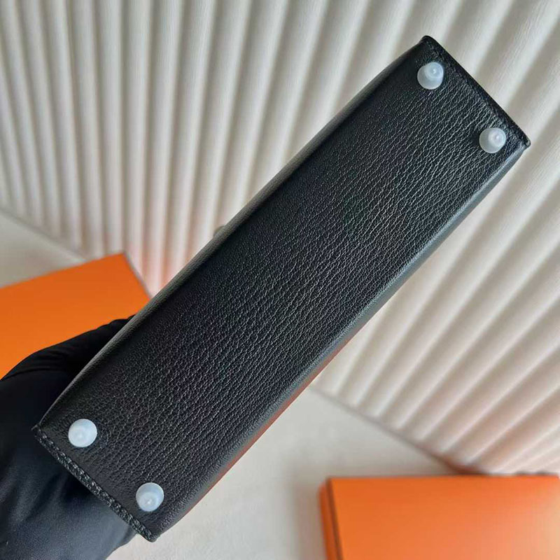 エルメス ミニケリー 黒 HERMES ケリーミニ2 外縫い 黒 ブラック シェブルミゾル シルバー金具 26210448 エルメス 新作バッグ - 画像 (2)