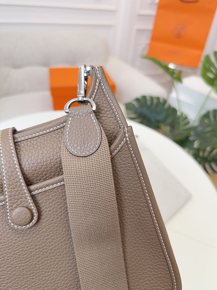 エヴリン 23 定価 HERMES エヴリン3 23 エトゥープ トリヨンクレマンス シルバー金具 26210466 エルメス 新作バッグ - 画像 (3)