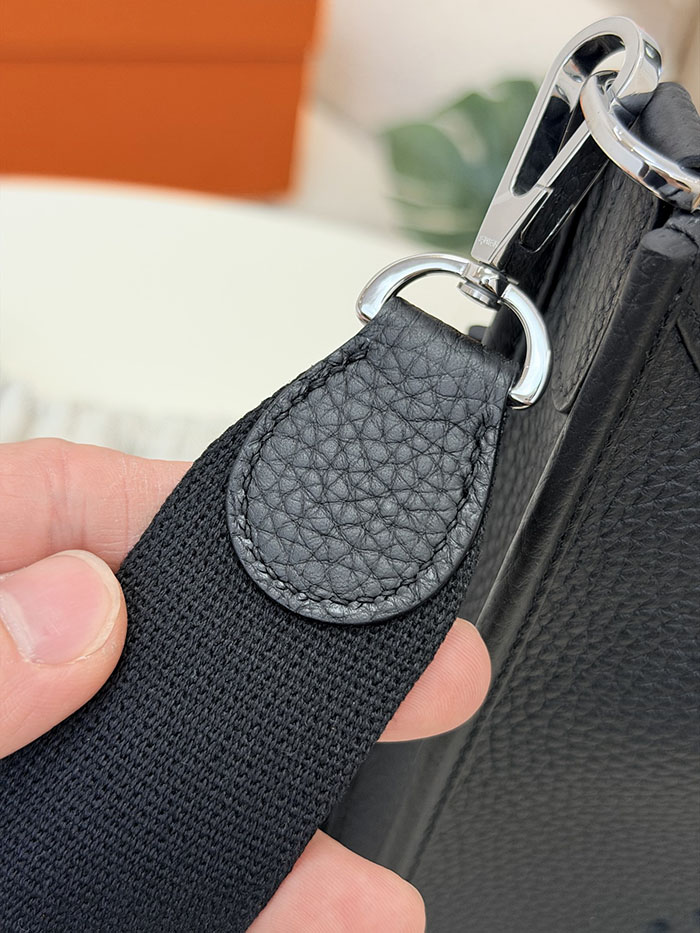 エブリン 23 日本 HERMES エヴリン3 23 黒 ブラック トリヨンクレマンス シルバー金具 26210467 エルメス 新作バッグ - 画像 (4)