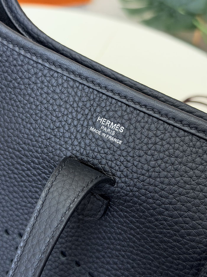 エブリン 23 日本 HERMES エヴリン3 23 黒 ブラック トリヨンクレマンス シルバー金具 26210467 エルメス 新作バッグ - 画像 (3)