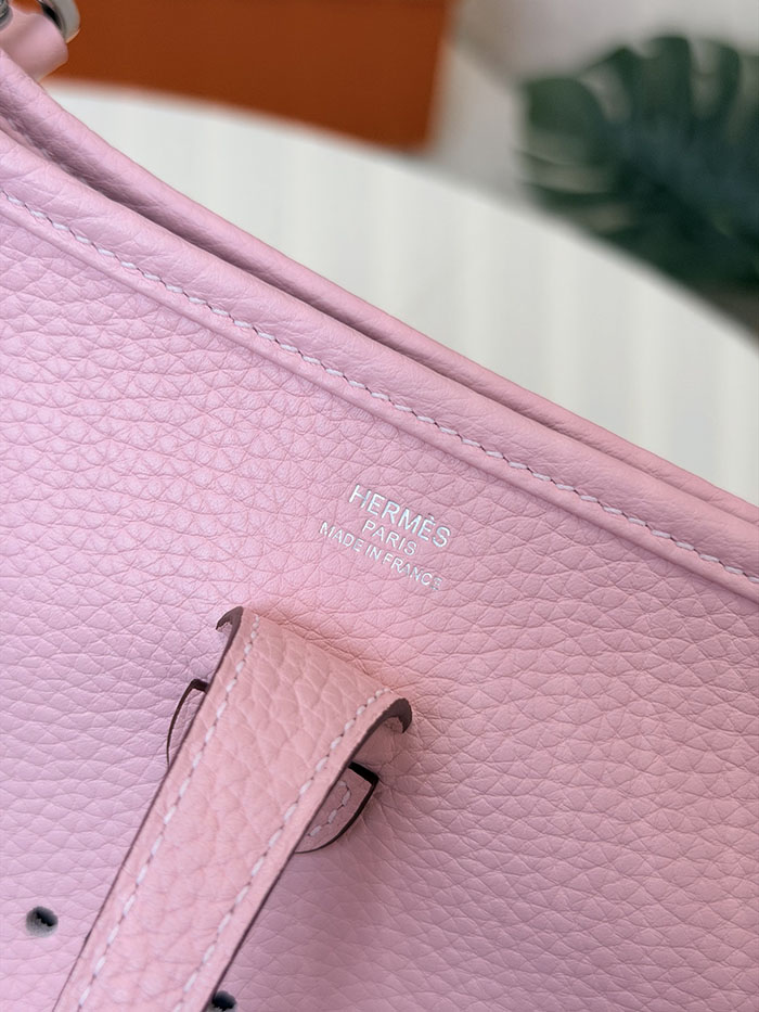 エルメス エブリン 公式 HERMES エヴリン3 23 ローズサクラ トリヨンクレマンス シルバー金具 26210472 エルメス 新作バッグ - 画像 (6)