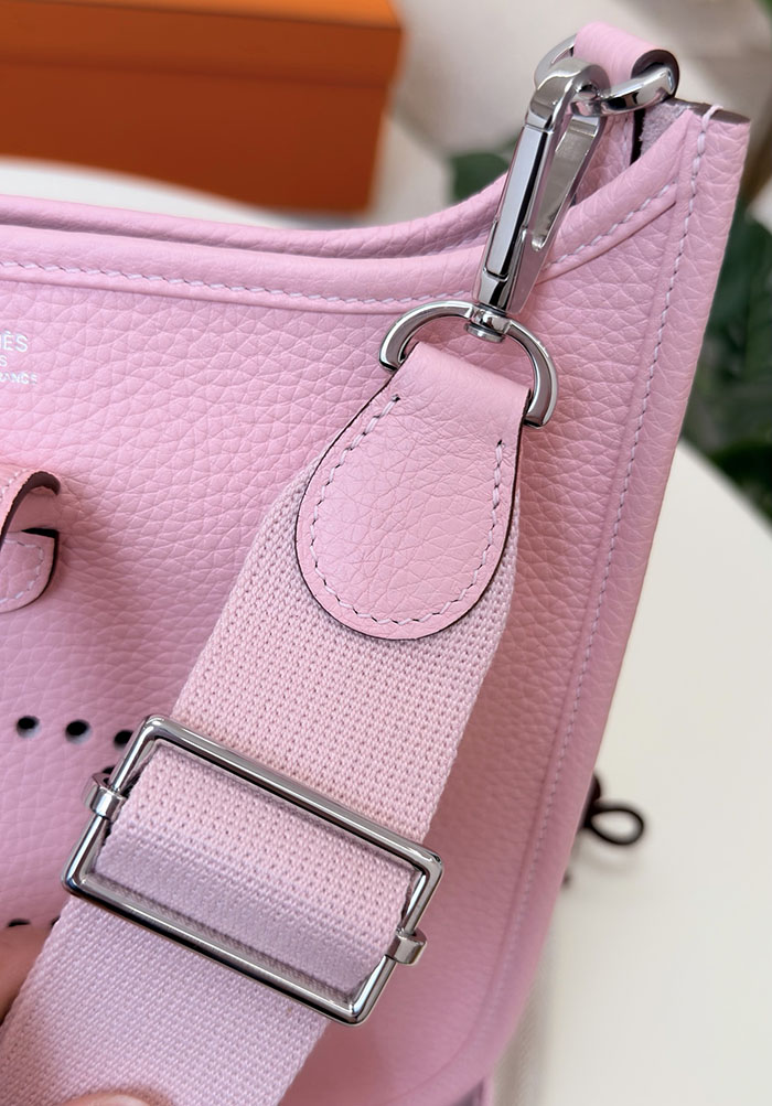 エルメス エブリン 公式 HERMES エヴリン3 23 ローズサクラ トリヨンクレマンス シルバー金具 26210472 エルメス 新作バッグ - 画像 (2)