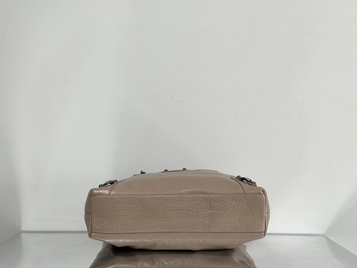 バレンシアガ バッグ 人気 レディース BALENCIAGA ルシティ ホーボーバッグ ミディアム 鞄 セサミ 8525742ABEK2914 バレンシアガ バッグ レディース - 画像 (7)
