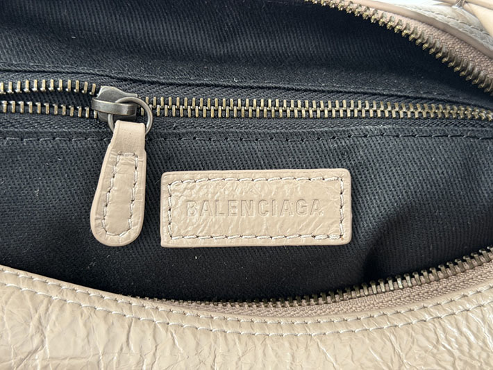 バレンシアガ バッグ 人気 レディース BALENCIAGA ルシティ ホーボーバッグ ミディアム 鞄 セサミ 8525742ABEK2914 バレンシアガ バッグ レディース - 画像 (3)