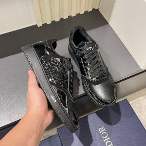 スニーカー メンズ おしゃれ 大人