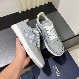 スニーカー メンズ人気