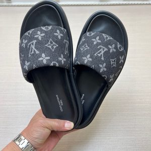 ルイヴィトン サンダル 黒