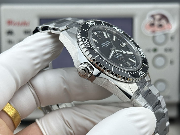 最高級オメガスーパーコピー OMEGA 42mm シーマスター プラネットオーシャン ウルトラディープ 2629721 オメガ 時計 どこの国 - 画像 (4)