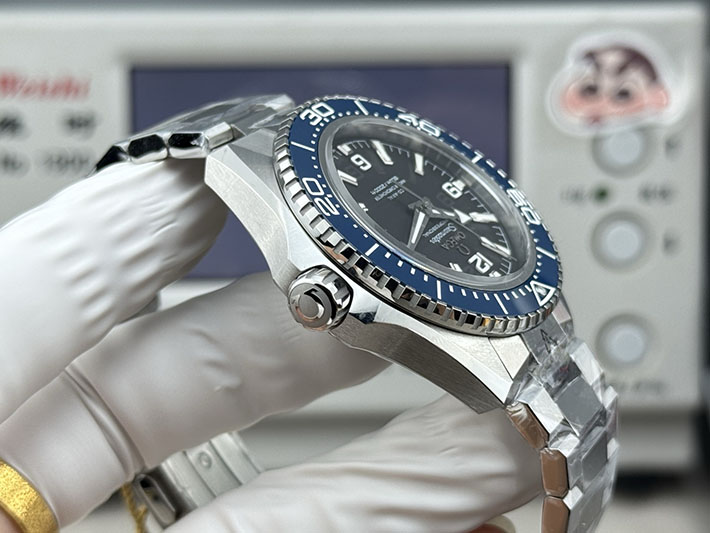 最高級オメガスーパーコピー OMEGA 42mm シーマスター プラネットオーシャン ウルトラディープ 2629722 オメガ 時計 値段 - 画像 (4)