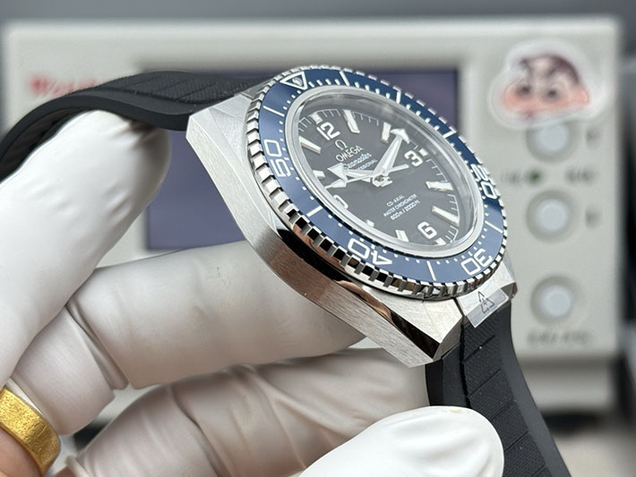 最高級オメガスーパーコピー OMEGA 42mm シーマスター プラネットオーシャン ウルトラディープ 2629723 オメガ 時計 安い - 画像 (5)