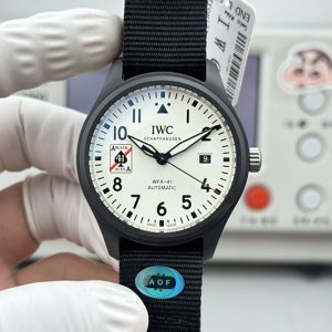 IWC 時計 値段