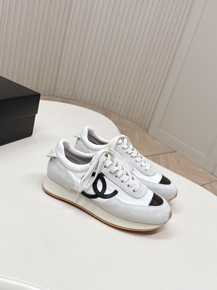 レディース 最高級シャネルスーパーコピー CHANEL 2026年春夏 新作 CC ランニング スニーカー 2629758 シャネル スニーカー 値段 - 画像 (4)