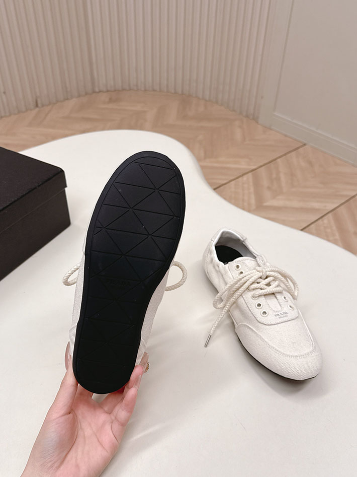 最高級プラダスーパーコピー PRADA Collapse canvas sneakers with buckled strap 2629773 バレエシューズブランド 人気 - 画像 (8)