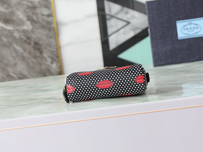 プラダ バッグ レディース PRADA プリントRe-Nylon ポーチ ブラック 1BC280_2HIK_F0036_V_OOO プラダ ポーチ アウトレット 値段 - 画像 (7)