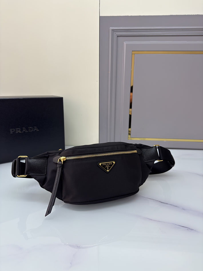 プラダ バッグ メンズ 新作 PRADA Re-Nylon xサフィアーノレザー ベルトバッグ ブラック 1BL046_R064_F0002_V_OOO プラダ ベルトバッグ メンズ - 画像 (8)