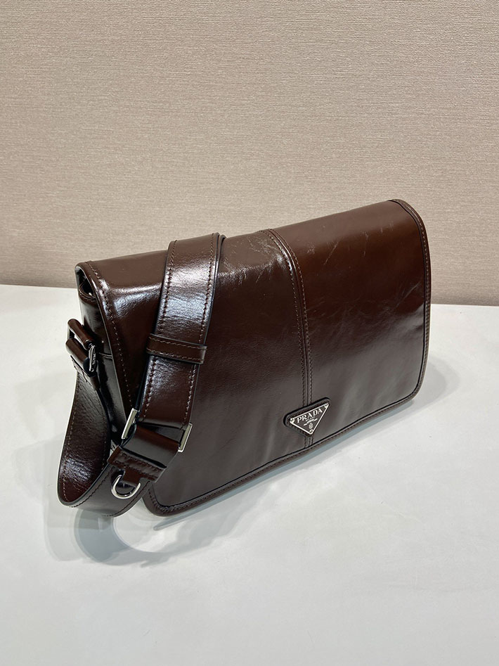 プラダ バッグ メンズ 新作 PRADA ソフトルックスレザー ショルダーバッグ ダークブラウン 2VD073_2CYR_F01D6 プラダ メンズバッグ 人気 - 画像 (9)