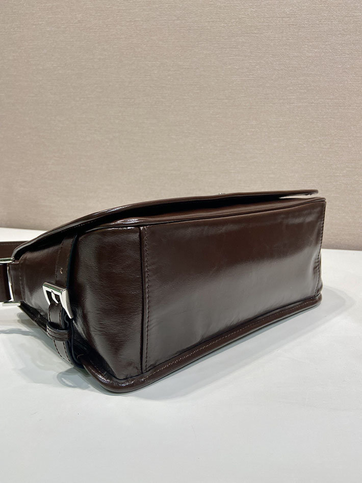 プラダ バッグ メンズ 新作 PRADA ソフトルックスレザー ショルダーバッグ ダークブラウン 2VD073_2CYR_F01D6 プラダ メンズバッグ 人気 - 画像 (5)