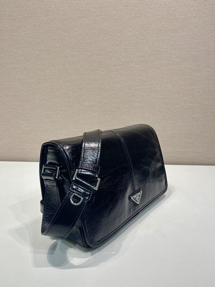 プラダ バッグ メンズ 新作 PRADA ソフトルックスレザー ショルダーバッグ ブラック 2VD073_2CYR_F0002 プラダ バッグ メンズ ショルダー - 画像 (8)