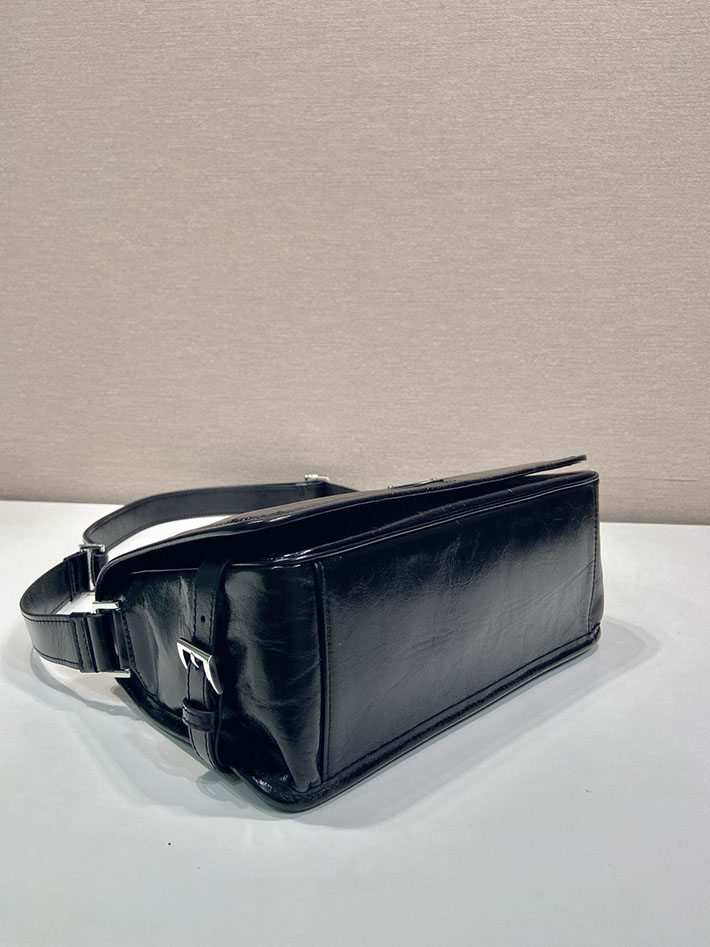 プラダ バッグ メンズ 新作 PRADA ソフトルックスレザー ショルダーバッグ ブラック 2VD073_2CYR_F0002 プラダ バッグ メンズ ショルダー - 画像 (6)