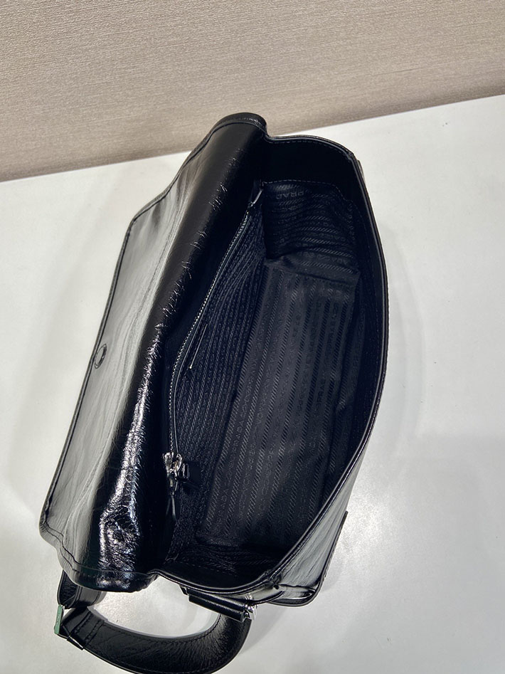 プラダ バッグ メンズ 新作 PRADA ソフトルックスレザー ショルダーバッグ ブラック 2VD073_2CYR_F0002 プラダ バッグ メンズ ショルダー - 画像 (3)