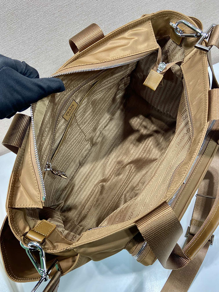 プラダ バッグ メンズ 新作 PRADA Re-Nylon ベビーバッグ ブランデー 1BG102_RV44_F0134_V_OOO プラダ トートバッグ ナイロン - 画像 (3)