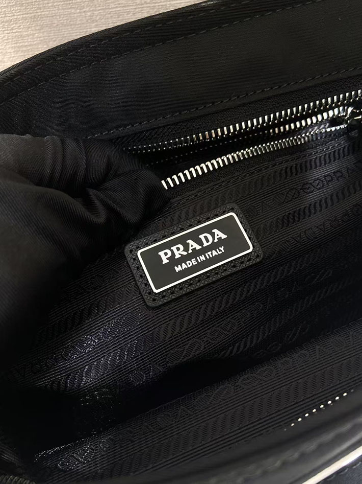 プラダ バッグ レディース PRADA Re-Nylon トートバッグ ブラック 1BG582_RV44_F0002_V_OOO プラダ キャンバス トートバッグ - 画像 (2)