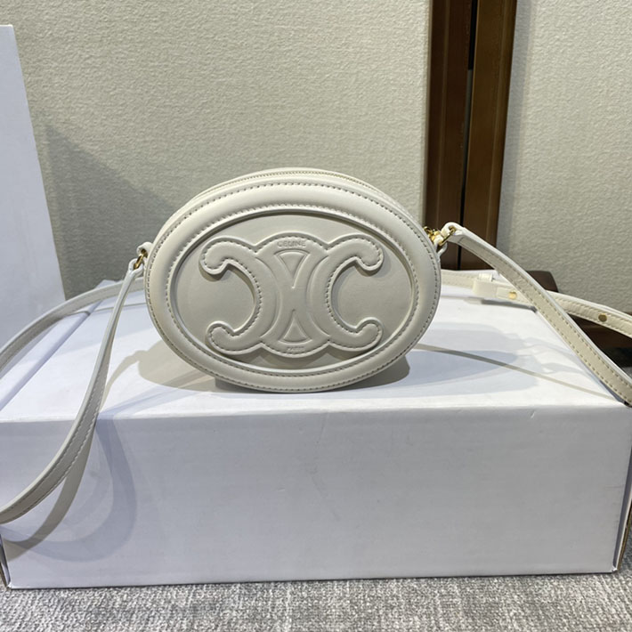 セリーヌ ショルダーバッグ アウトレット