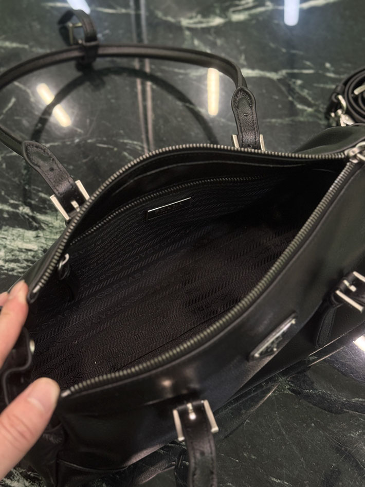 プラダ バッグ レディース PRADA ボニー アンティーク加工レザー ミディアム トートバッグ ブラック 1BG628_2HF2_F0002 レディース プラダ バッグ 人気 - 画像 (3)