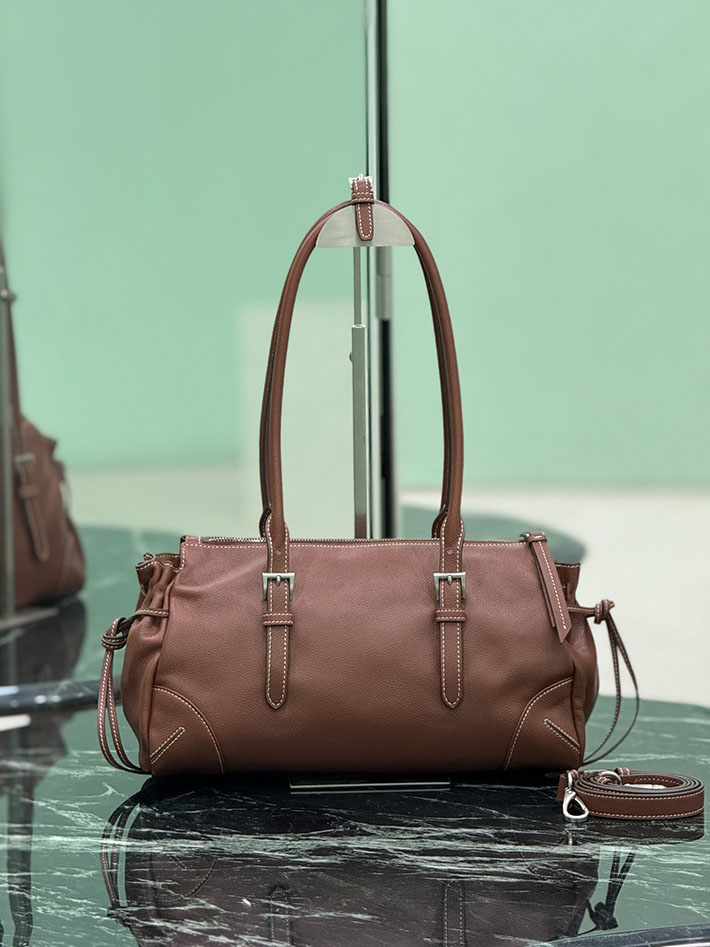プラダ PRADA ボニー アンティーク加工レザー ミディアム トートバッグ チェストナットブラウン 1BG628_2HF2_F0042 プラダ レザー トートバッグ - 画像 (8)